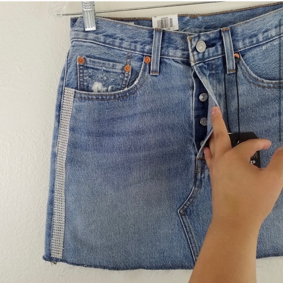 Levi's NWT Sequin Deconstruct Distress Denim Skirt - Picture 2 of 7
